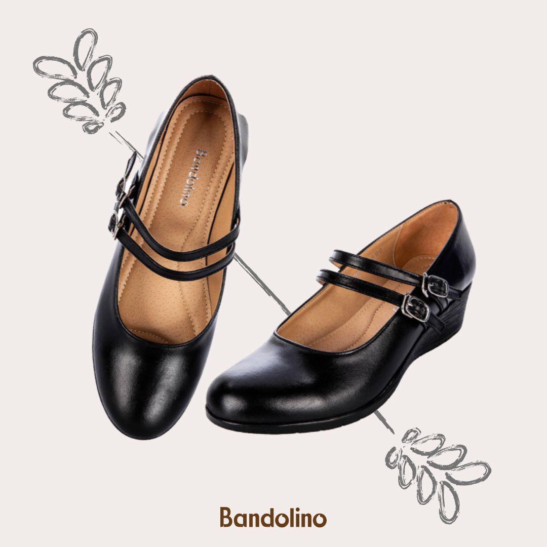 The Bandolino brand stands on nearly forty years of experience in the shoe industry. Since 1983 it has been providing its customers with shoes that blend classic styles with modern technology to ensur...